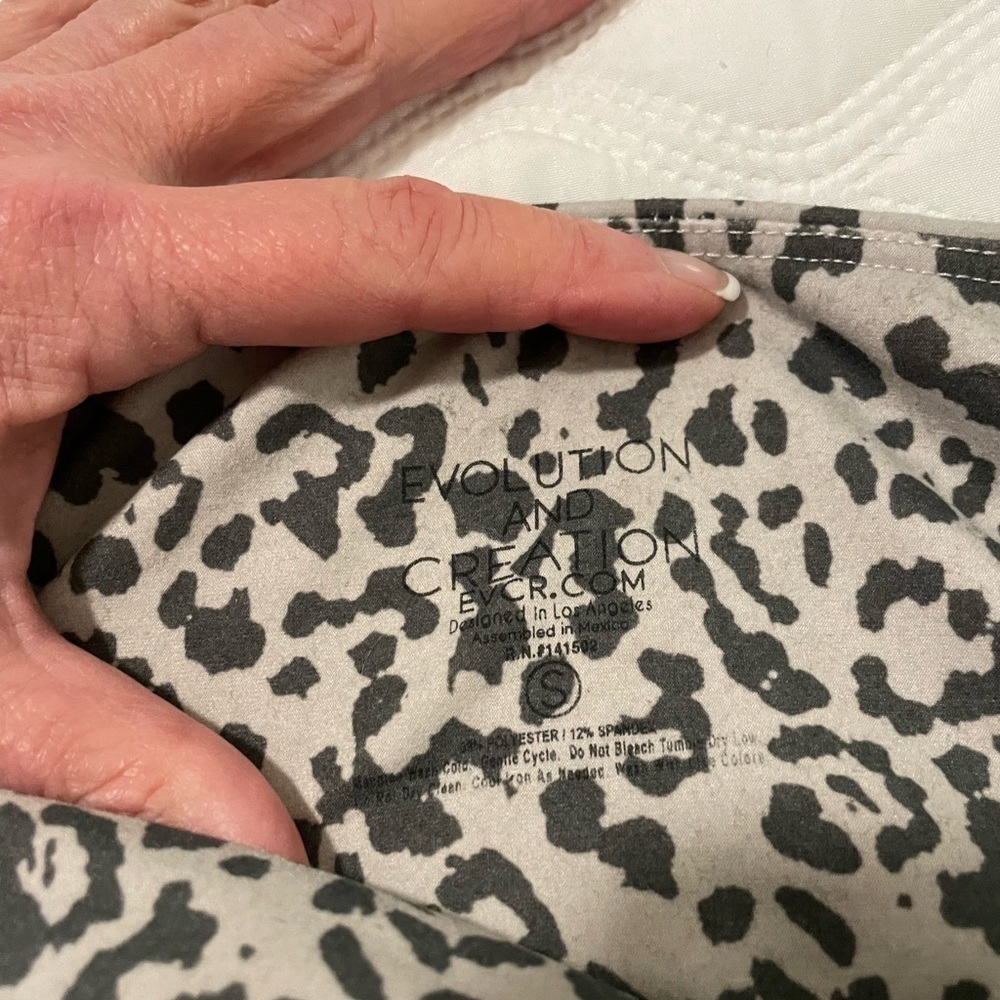 Evolution And Creation Gray Leopard Print Ankle L… - image 3